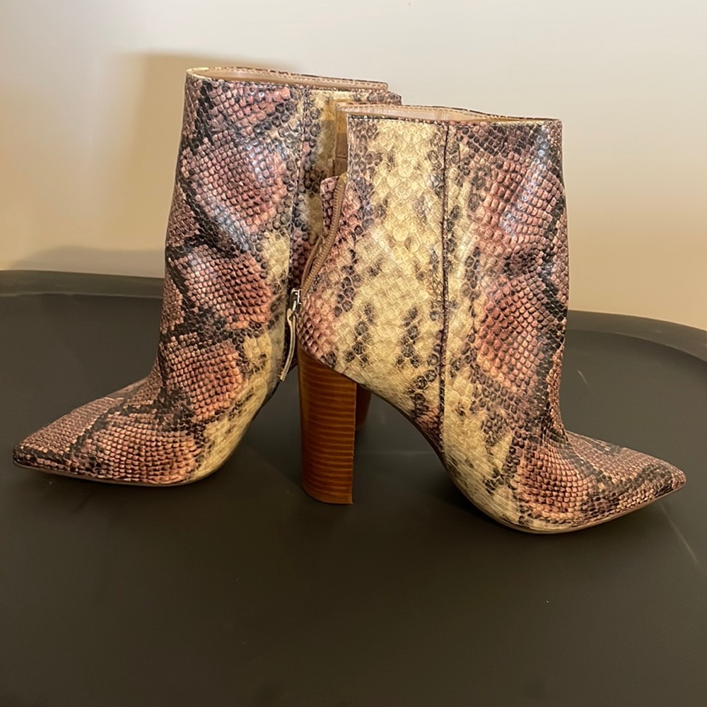 Women’s Steve Madden snake print boot